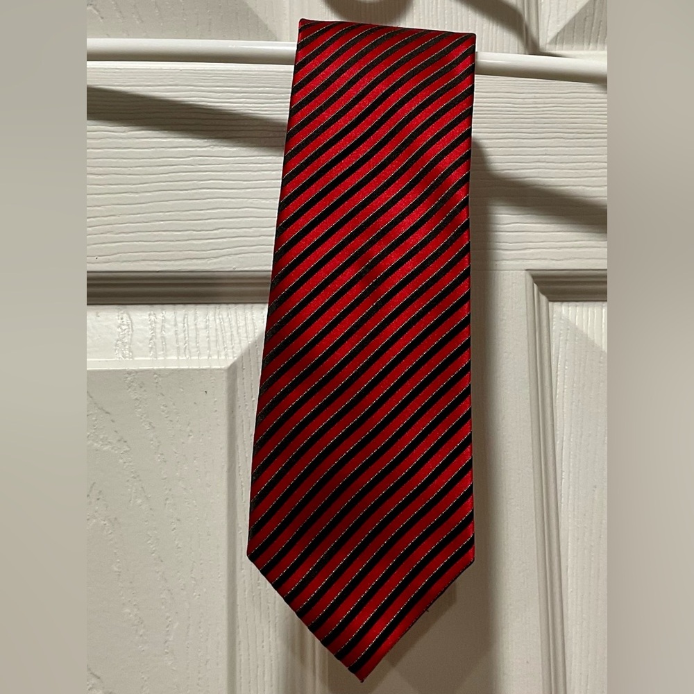 Elegant Red and Black Striped Tie